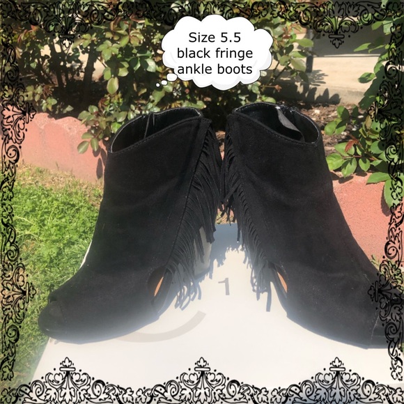 Qupid Shoes - Suede black fringe ankle boots